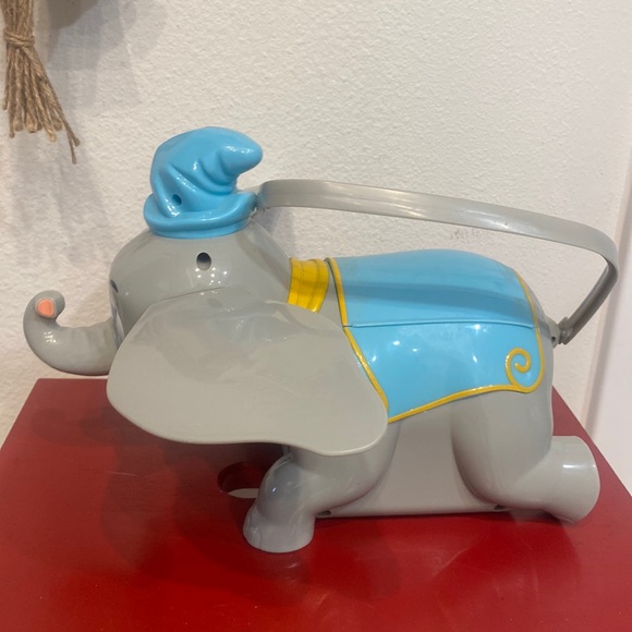 Disney Parks Dumbo popcorn bucket - Picture 2 of 6